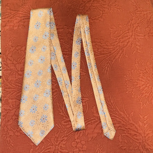 Floral Pattern Tie - Picture 4 of 7